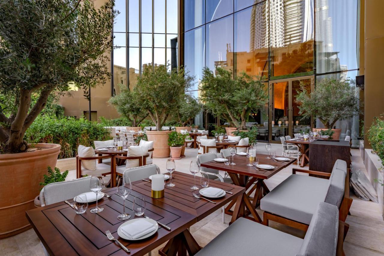 The Dubai Edition المظهر الخارجي الصورة The patio at the restaurant