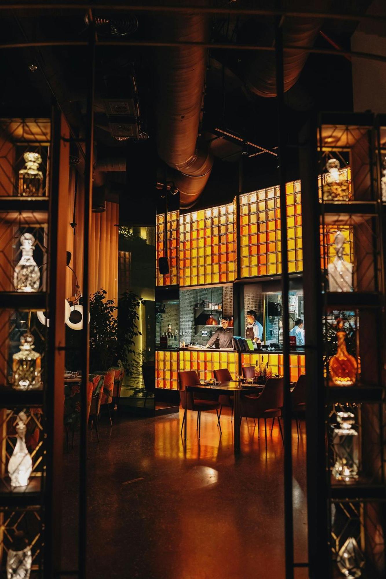 The Dubai Edition المظهر الخارجي الصورة The bar at the restaurant